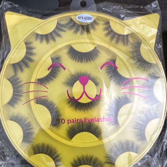 Eyelashes - Picture 3 of 3